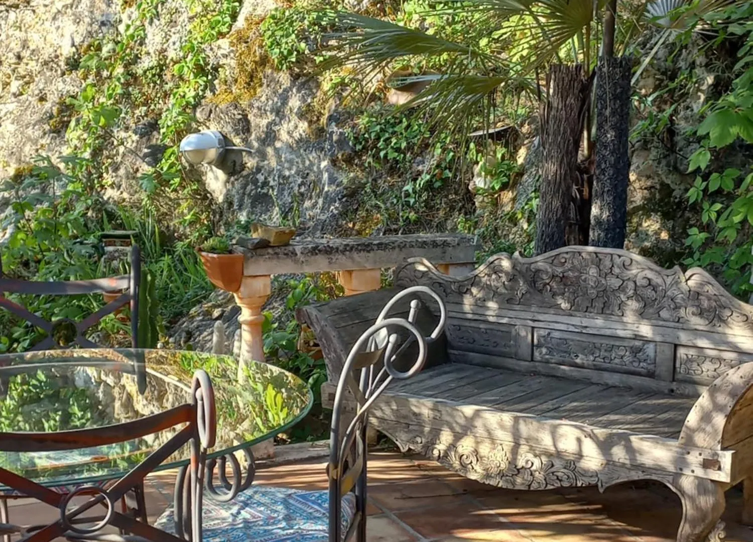 Un Coin D'Asie En Provence Belgentier